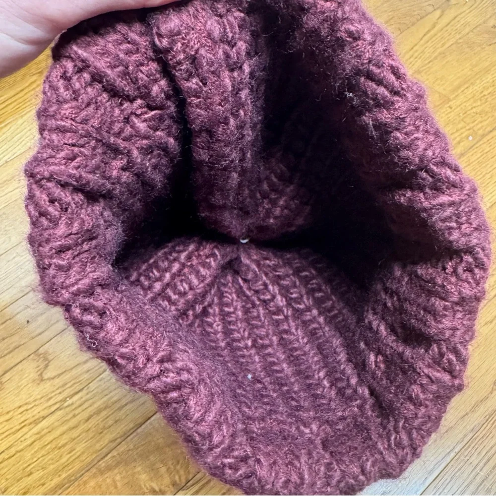 The North Face Cozy Chunky Cabin Winter Beanie Burgundy One Size